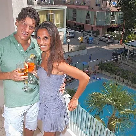 Si Hotel 3*