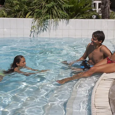 里米尼斯酒店 里米尼