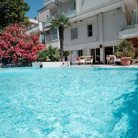 Hotel Si 3*